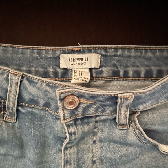 3/$15 Forever 21 Womens Denim Blue Jean Shorts Rolled Hem - Picture 6 of 6